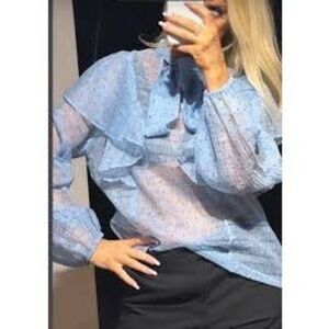 V by Very Ruffle Blouse 💚